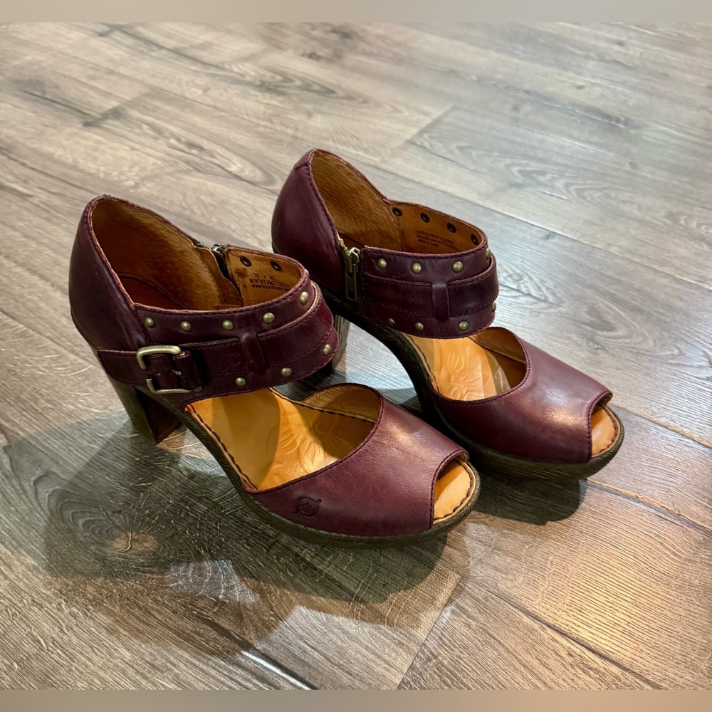 Women’s Burgundy Born Tierney Leather Studded Platform Peep Toe Heels Size 10/42